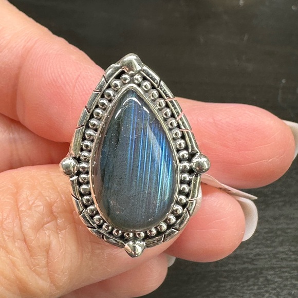 Silver Labradorite Ring - Picture 3 of 4